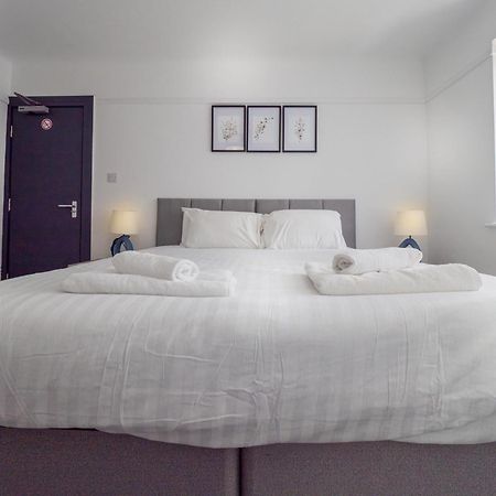 3Br Haven Retreat In Wallasey With Free Street Parking Luaran gambar