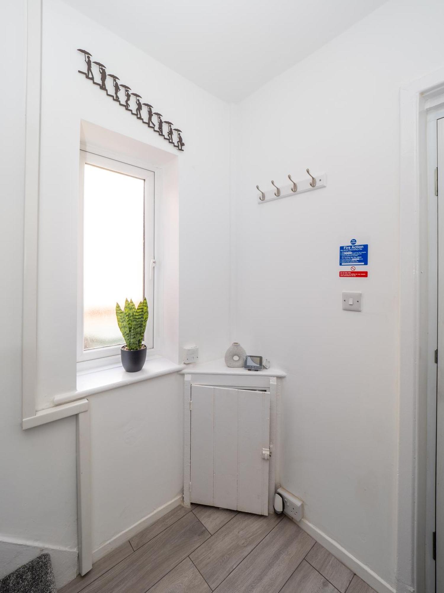 3Br Haven Retreat In Wallasey With Free Street Parking Luaran gambar